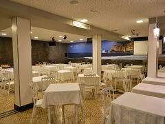 ナザレ3日目(全行程11日目)．
本旅行記はホテルの朝食会場からスタート．