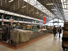 リベイラ市場の市場部分．
2014年の5月にグルメ市場としてリニューアルオープン，100年以上の歴史をもつとのこと．