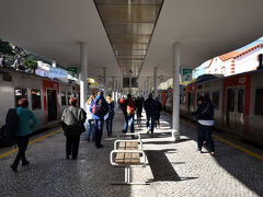 シントラ1日目(全行程15日目)．
定刻から5分ほど遅れて，シントラ駅に到着．45分ほどの列車旅でした．