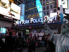 タイムズスクエアにある警察NYPD