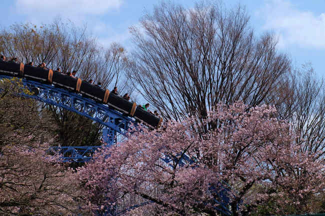 轟音の一瞬<br /><br />　コークスクリュー　通り過ぎ