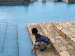 食後は少しホテル内を散歩。