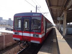 鹿島臨海鉄道の水戸行き。
茨城県の鹿島地域と県庁所在地とを結ぶ路線だけに、ＪＲ鹿島線より本数は多い。