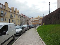 １～２時間「どろぼう市」を冷やかしたあとは、
アルファマ地区をウォーキングしながらアパートまで帰る事に…。