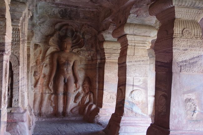 インド デカン高原の旅 １２ バーダミの石窟寺院群 後編 バーダーミ インド の旅行記 ブログ By ミズ旅撮る人さん フォートラベル