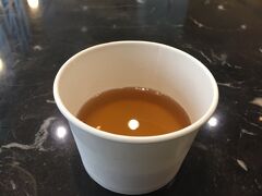 ホテルへ

冷たい冬瓜茶を選んだら、失敗！

すんごく甘～みゃい！ うぇ～