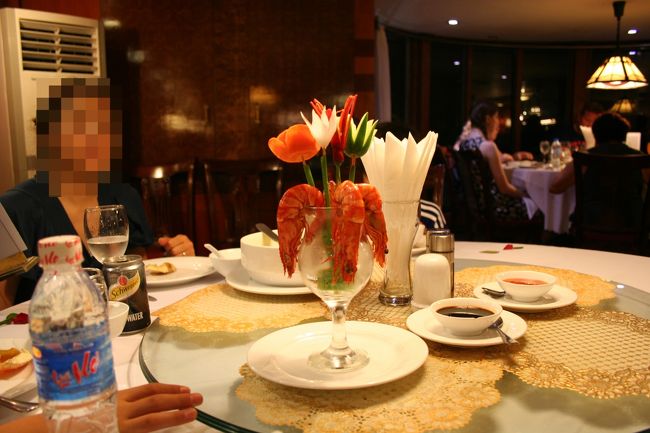 そして、夕飯。<br />量は多かったので、食べきれず。<br />まだまだ本調子でなかった為、私は早めに就寝。<br /> <br />イカ釣りのイベントに子供と一緒に参加してね。<br />と、夫に頼んでおいたのに、疲れたので、皆、すぐ寝てしまったらしい。