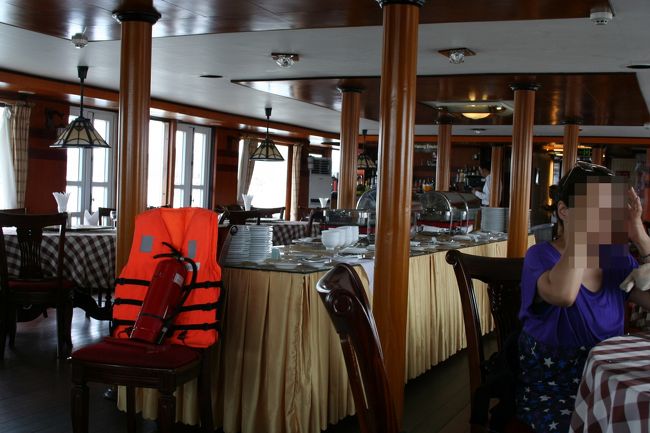 レストラン。<br />毎食、ここで頂いた。