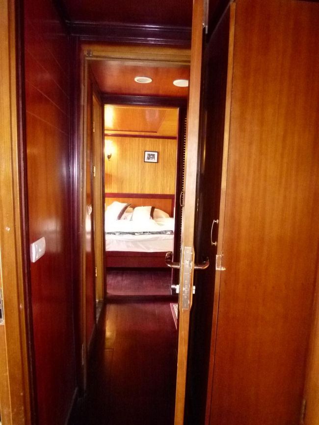 ふたつの部屋は、ドアを開放して、コネクティング・ルームに。