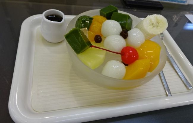 ムラヤマの白玉あんみつ