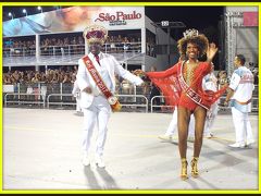 【2017年 サンパウロ・カーニバル】

第２チーム目の【Mocidade Alegre】のパレードがスタートしました。