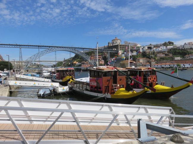 川岸まで降りる