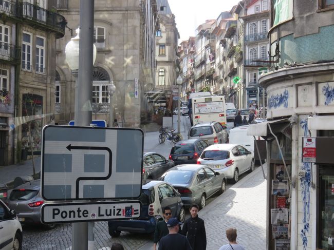 渋滞の中迂回する