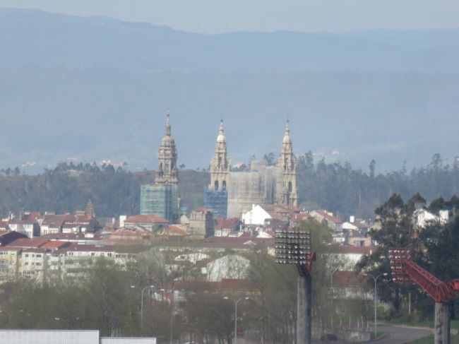 歓びの丘から見るサンチャゴ・デ・コンポステーラ