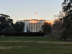 最後にホワイトハウス。
もちろんたくさんの人が来ていました。