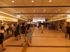 続いてはランチへ。名古屋駅の近くに新しくできたKITTE名古屋へ。