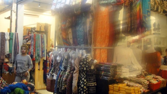 こちらは婦人服。