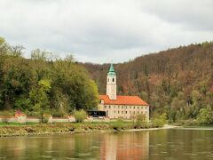 あらわれたー♪♪
世界最古の修道院ビールで有名なWeltenbruger Kloster。
