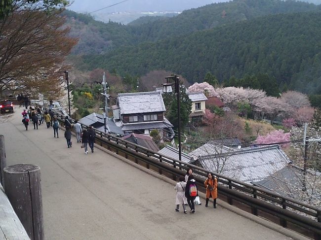 金峯山寺　蔵王堂から