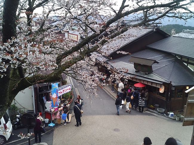 金峯山寺　仁王門から