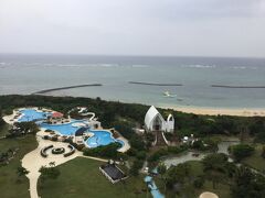 写真では分かりづらいのですが、朝から土砂降りです。
午前中はずっと降っていました。