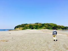 陸続きになっている小島
沖ノ島
