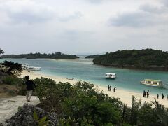 変わってこちらは川平湾。曇っていたので海の色はいつもより
よくないと言っていましたが、充分綺麗です。