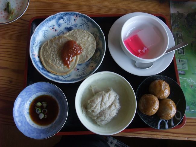 戸隠蕎麦<br />　そば懐石の前段<br />　これだけで腹八分～九分。蕎麦は大丈夫かな？