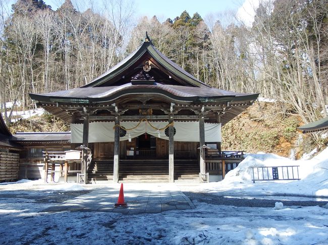 戸隠中社門前ですがここも残雪。
