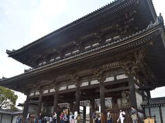 仁和寺の二王門。
京都のお寺はやっぱり立派ですねー。
