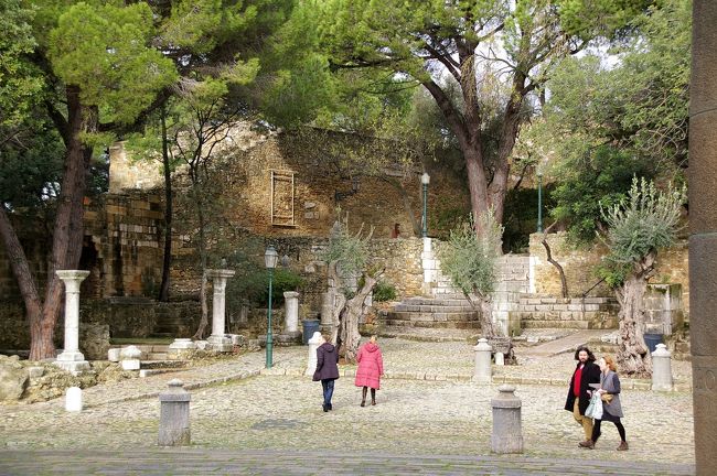 これから城跡を見に行きます。