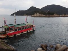 仙酔島に行く船。頻繁に往復していましたが、島には行きませんでした。