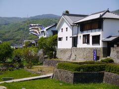 車で、高速を利用して、

脇町「うだつの町並み」に到着　12：48

吉野川北岸の主要街道の撫養街道と讃岐への街道が交差する交通の要衝であり、さらに吉野川に面するため舟運の利用にも適した位置にあります