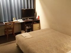 さて、飛行機に乗るまでは、
「帰ったら初めての4traの記事書かなくちゃ！」
と張り切って写真を撮ったのですが、
ここからは写真が減ります。
（ってか、石垣の旅行記なのに、石垣の写真２枚だけ・・・）
（石垣より関空と那覇の写真のほうが多い。）
（普段写真撮らなくて、１枚も写真取らずに帰って来ることとかあるから、今回は頑張った方）
（次からはもうちょっと頑張ろう。）

さて、気を取り直して！
とりあえず翌日が早いので、早く寝たい！と那覇到着から一切ムダな動きをせずにホテル到着。
滞在時間7時間なので、とにかく空港に近いホテルにしました。