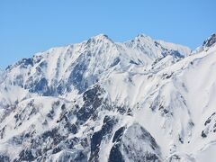 左には見たかった双耳峰の鹿島槍(2869m)に