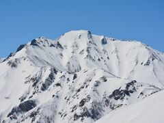 五竜様(2814m)が！

どちらも百名山で、数年以内に狙ってます。