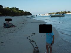 まだまだ時間があったので、川平湾に来ました。

特に夕日が眺めるわけでもなく、ただ海岸に来ただけです。

着いたこの日は天気よかったです。