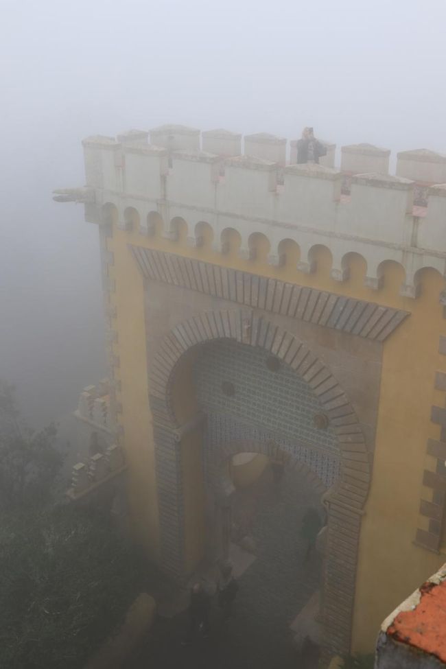 さっきくぐった門もイスラムっぽい建物ですよね。