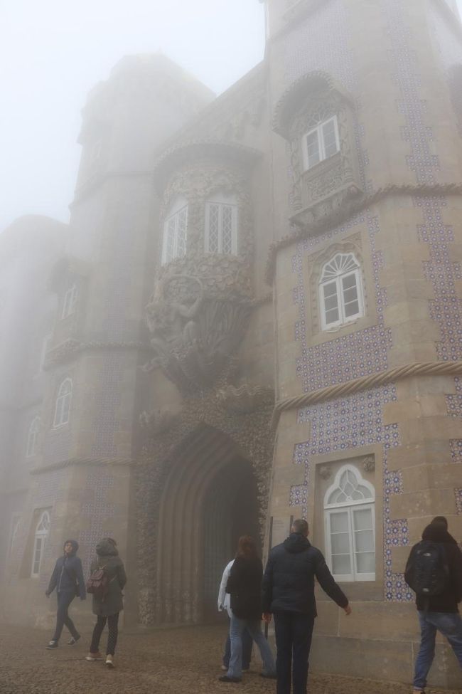 ここはアズレージョの壁。