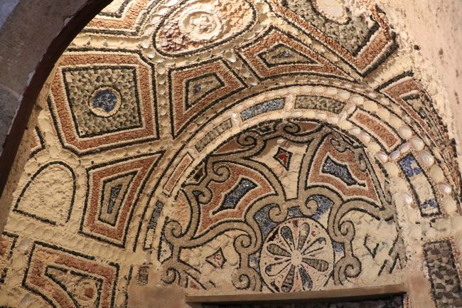 これは確か貝殻で出来ていたと思う。