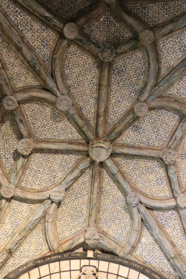 この天井もアズレージョが見事！<br />