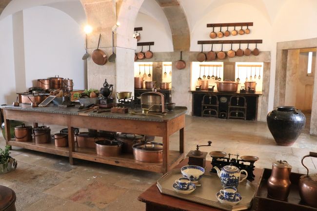 キッチン。<br />何人分のお料理を作っていたんだろうね。