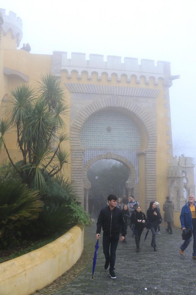 再び訪れる事はないと思うので、見納めだと思い、振り返りながらバス停へと向かいました。