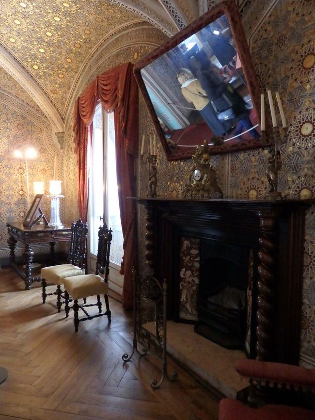 お高そうな調度品ばかり。