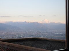 間もなく日没。富士山が薄いオレンジ色に。