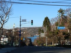 ここまでの道中、綺麗な景色が沢山ありましたが、先を急がないといけないので、写真は帰りに撮ることにしましょう！
どれぐらい混雑するか想像がつかないし、駐車場に停められなかったらと思うと…。

でも、ここ白樺湖へ来るのは20年ぶりぐらいになります。大学でスキークラブに入るまでは、この辺りをホームゲレンデとしていたので、懐かしくなって1枚だけ！！