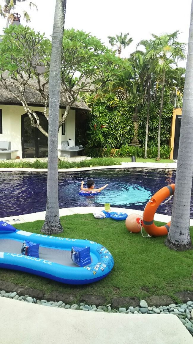 戻った後も息子はプール。子供は元気ですね～。<br />バアバは至福のスパタイム。<br /><br />夕飯は前日大量に余ってしまったＢＢＱを<br />レンジでチンして食べました。<br /><br />十分、美味しかったです。