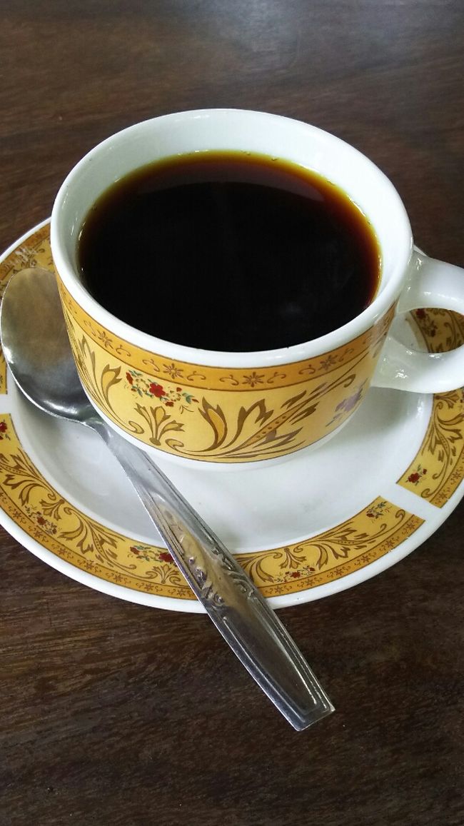 ルワックコーヒー、酸味が効いてました。<br />