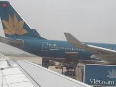 まだまだ寒い日本に比べたら、やはり暑い！

お迎えのバスでホテルへ。

