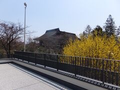 善光寺史料館も見られるのでやってきました。

内部はどちらも撮影不可。

まあ、こっちはみても見なくても・・・ってかんじ。